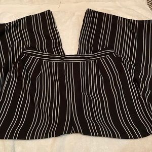 A New Day super cute high wasted wide legged flowy pants